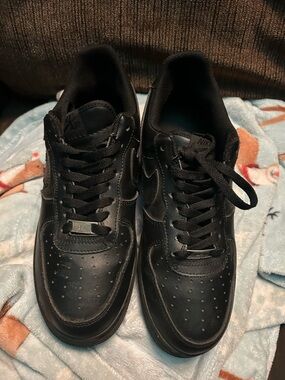 Black Nike Air Forcr 1’s